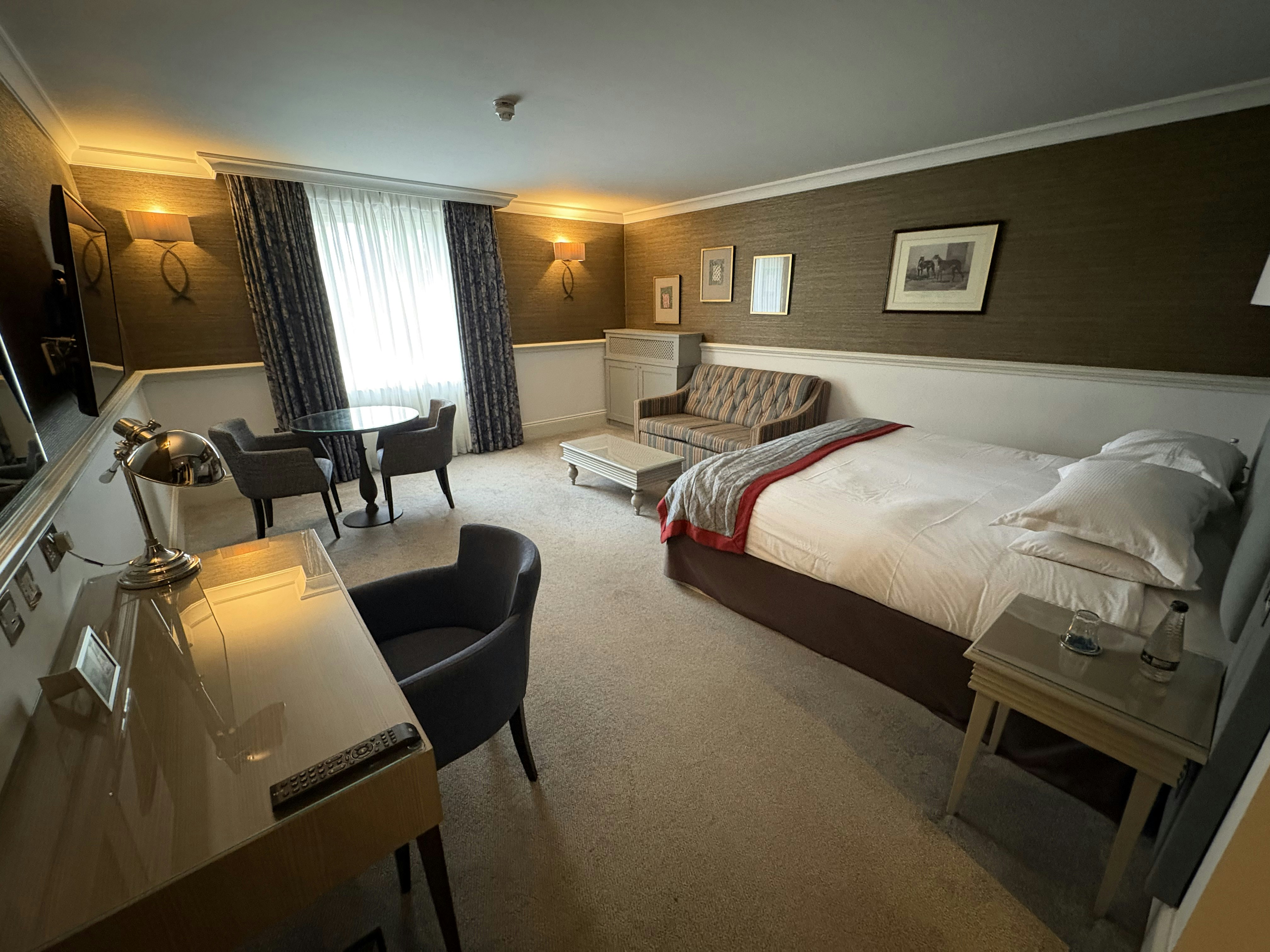 West Park Hotel 5/33