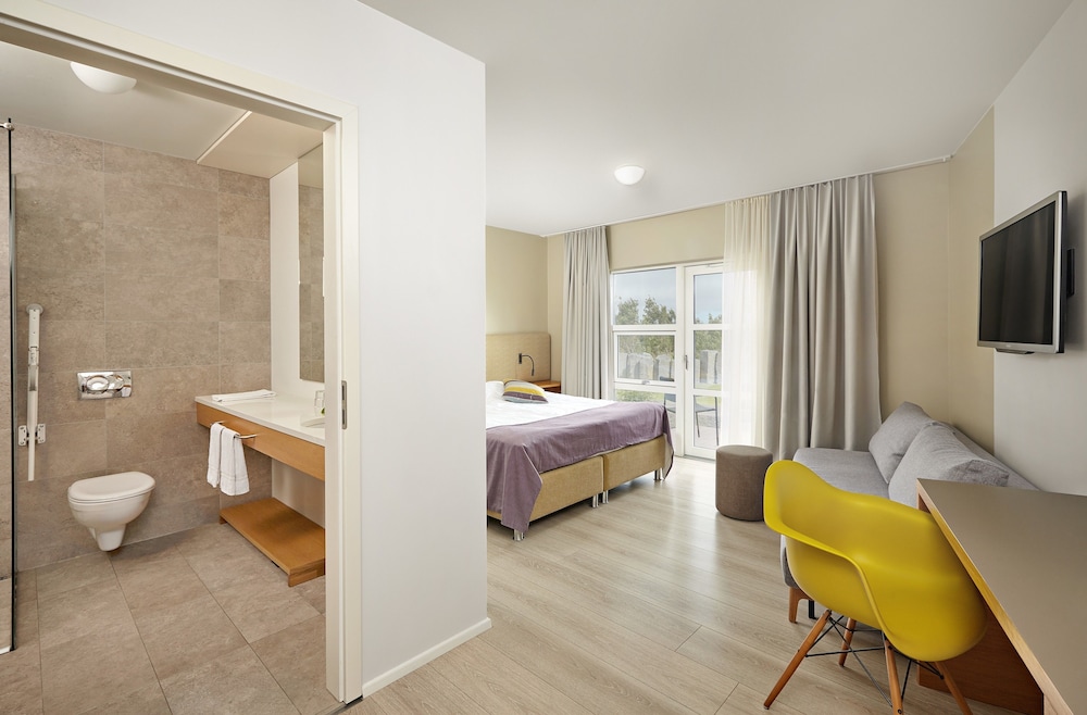 ICELANDAIR HOTEL HAMAR 27/68