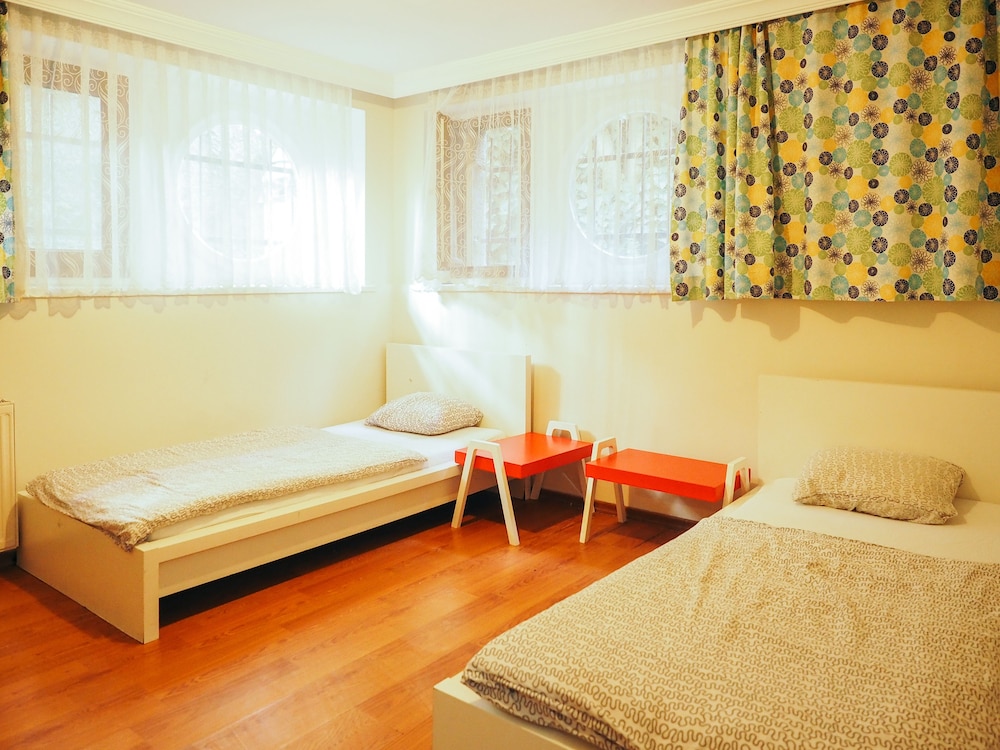 Deeps Hostel 6/44