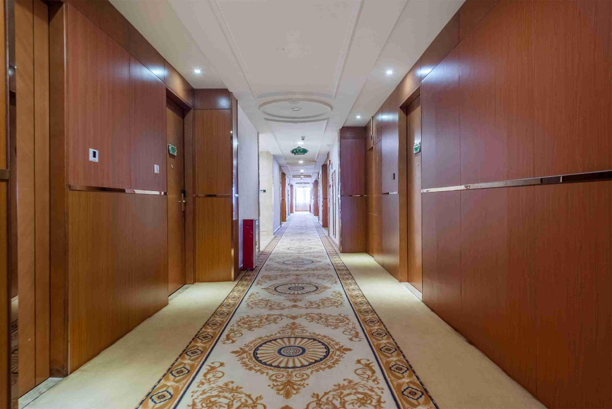 Vienna Hotel (Guangzhou South Railway Station Hanxi Changlong Scenic Spot) 12/42