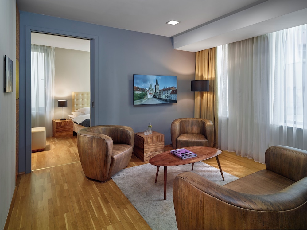The Icon Hotel And Lounge 43/64