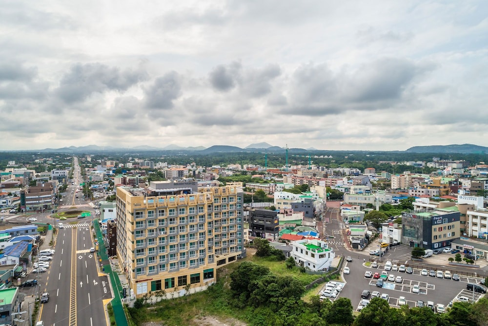 Golden Tulip Jeju Seongsan 5/68