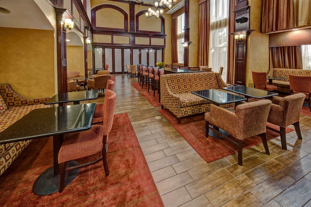 Hampton Inn and Suites Corsicana 43/62