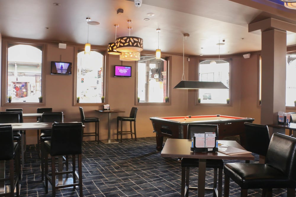 Glasgow Arms Hotel 53/55