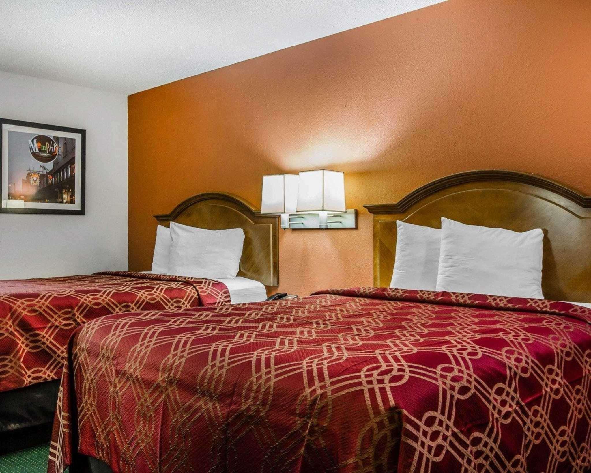 Efficiency, 2 Queen Beds