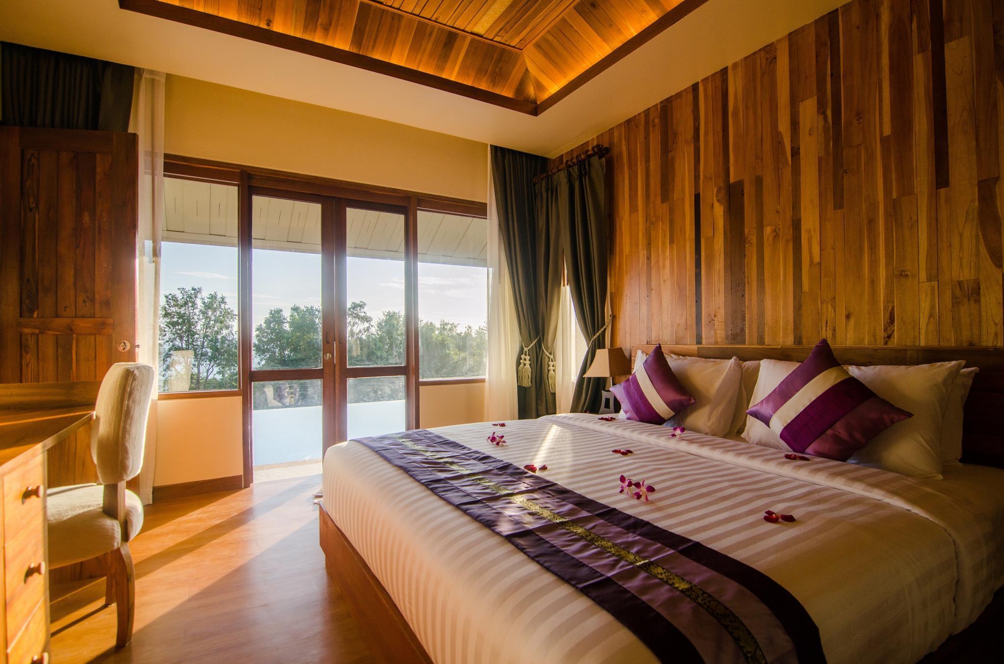 2 Bedrooms, Pool, Villa