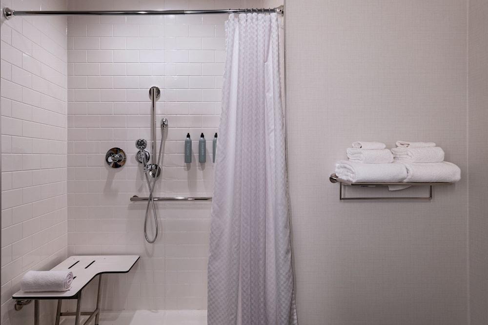Four Points by Sheraton Fort Worth North 16/17