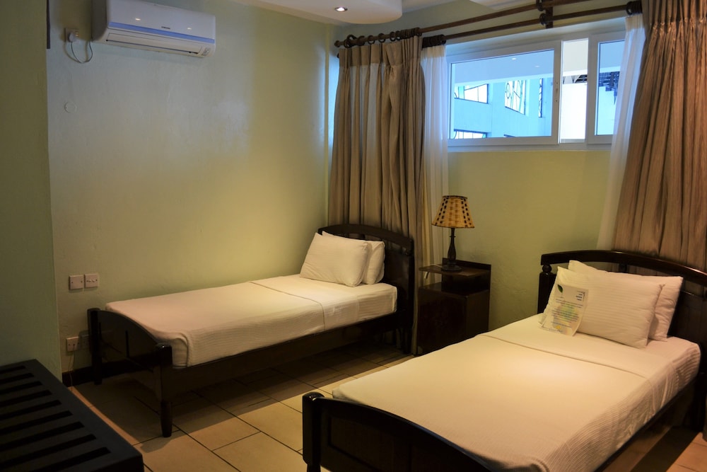 Cowrie Shell Beach Apartments 20/50