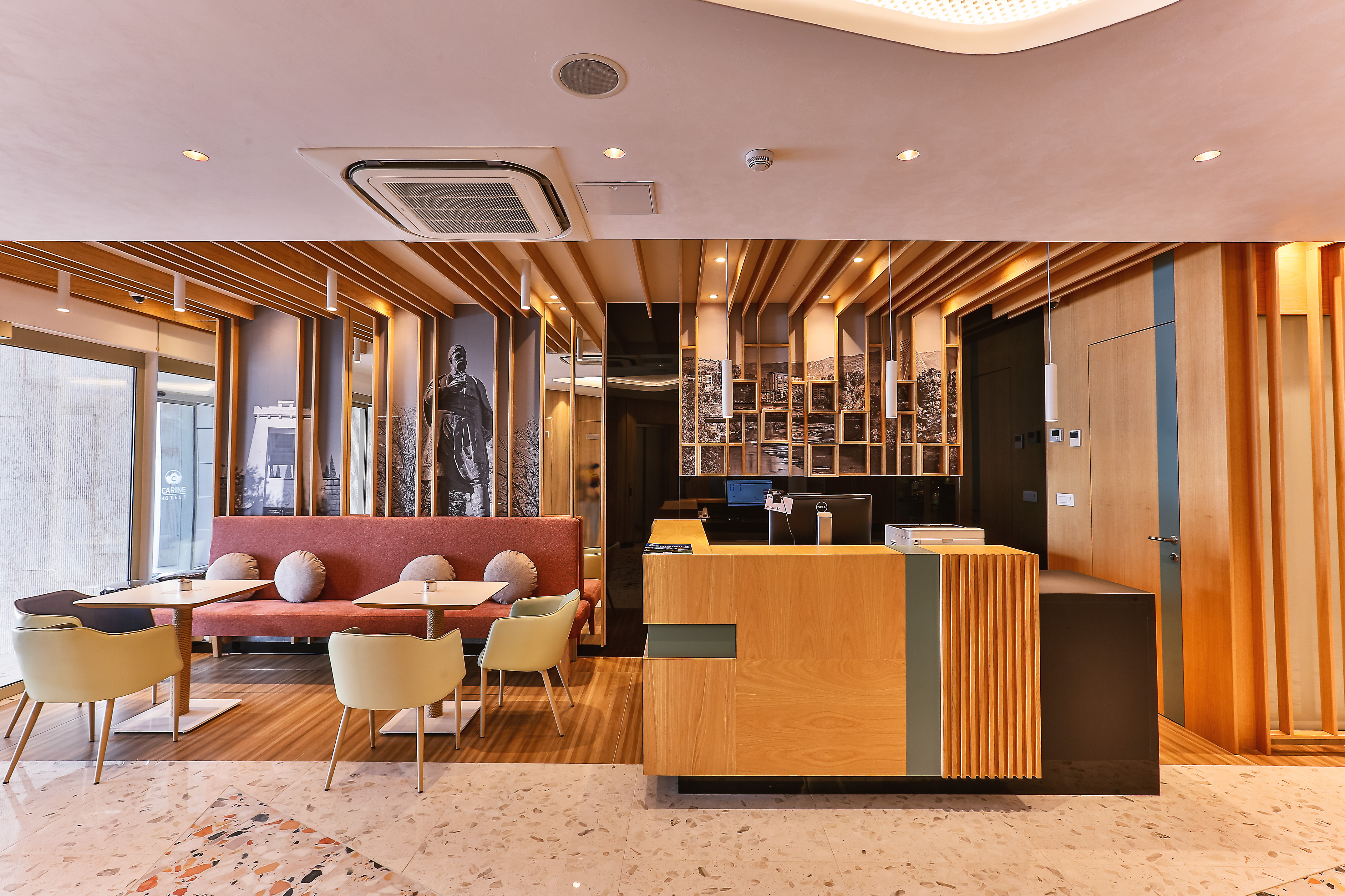 Carine Hotel Centar 9/50
