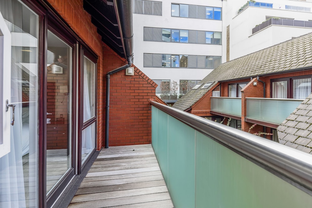 Cheval Knightsbridge 6/50