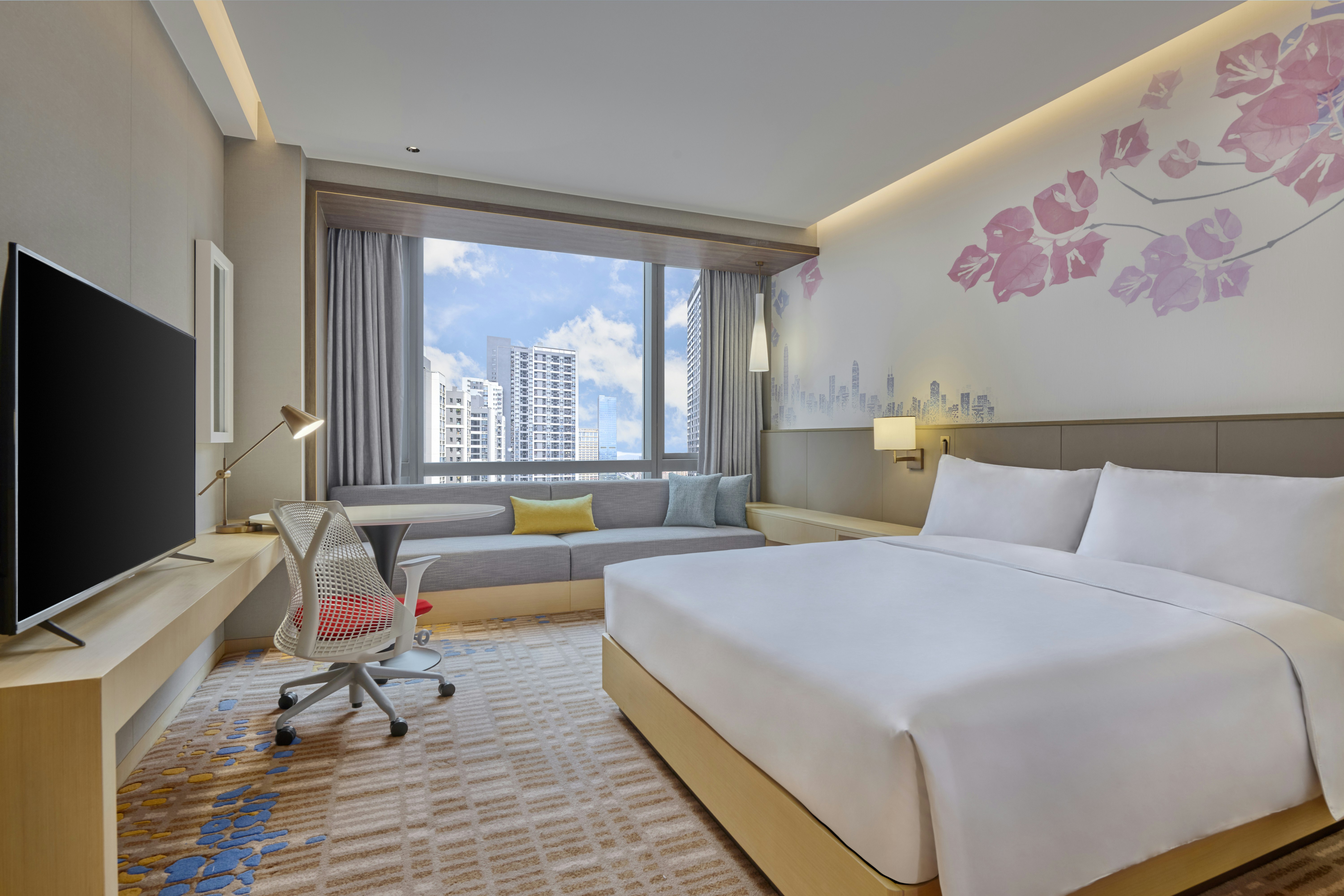 GUEST ROOM, KING BED