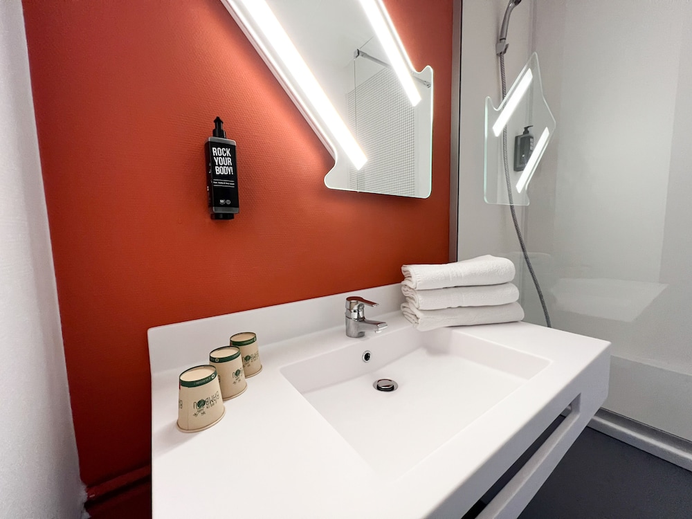 IBIS BUDGET SAINT CHRISTOL LES ALES 49/50