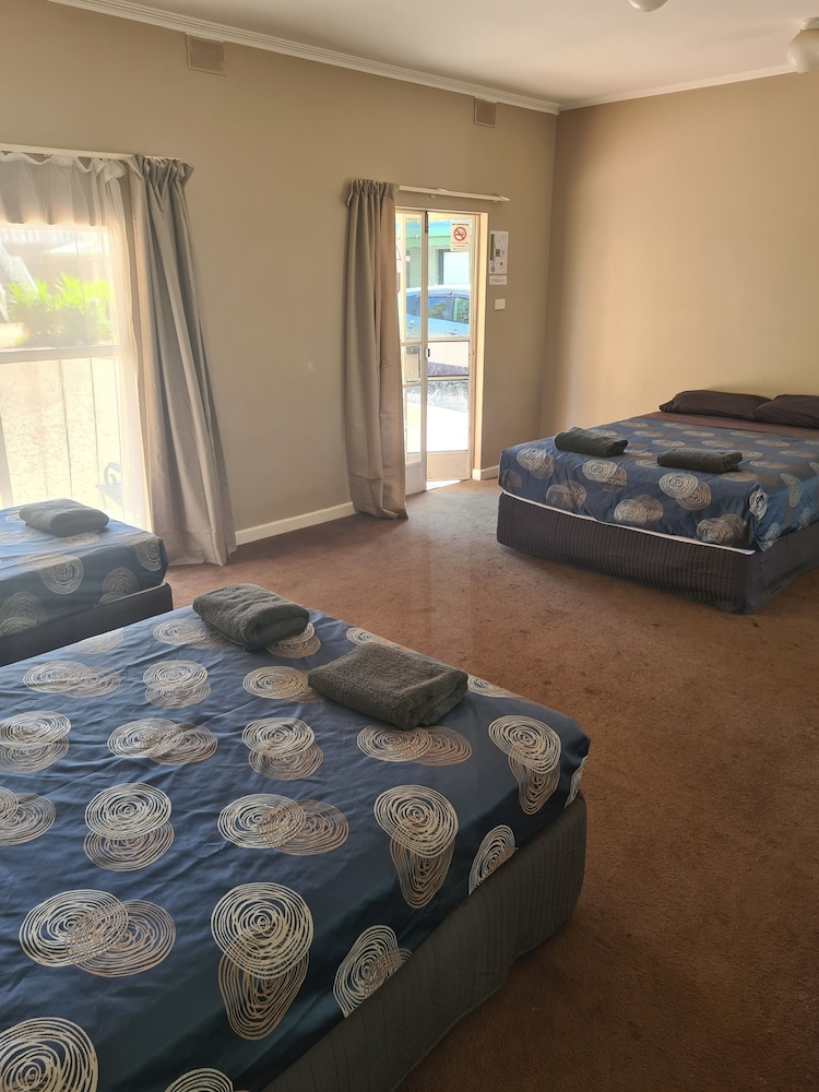 ALICE MOTOR INN 26/56