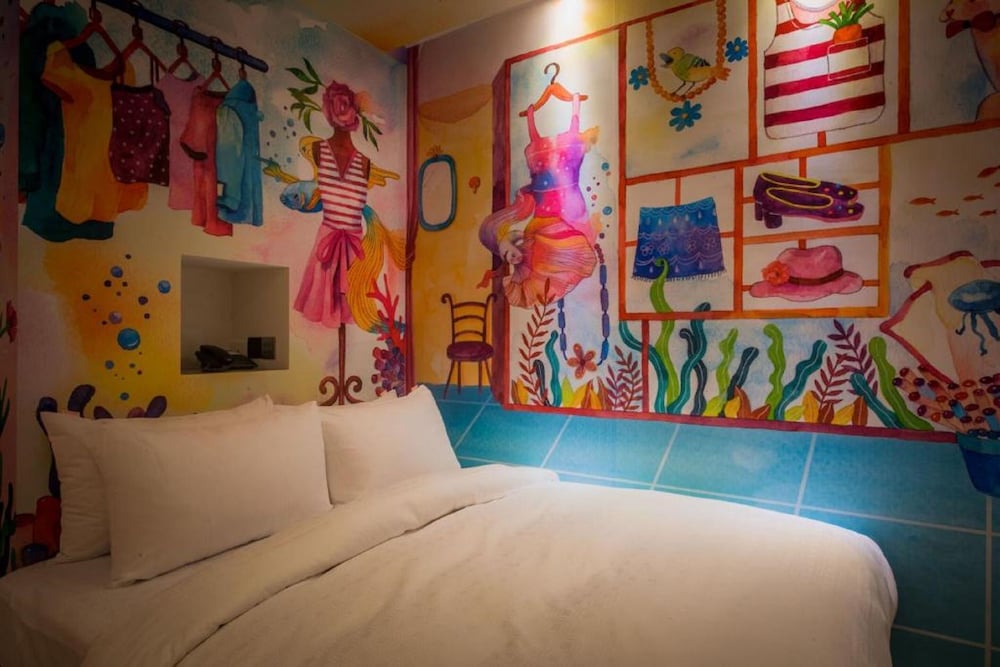 Legend Hotel Pier 2 54/66