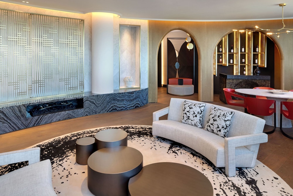 Paragraph Freedom Square, a Luxury Collection Hotel, Tbilisi 30/50