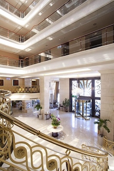 Justwin Grand Hotel 4/42