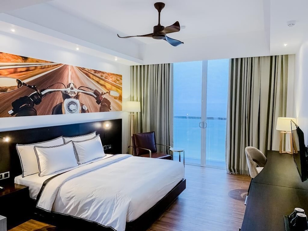 Super, Deluxe, King Bed, Sea View
