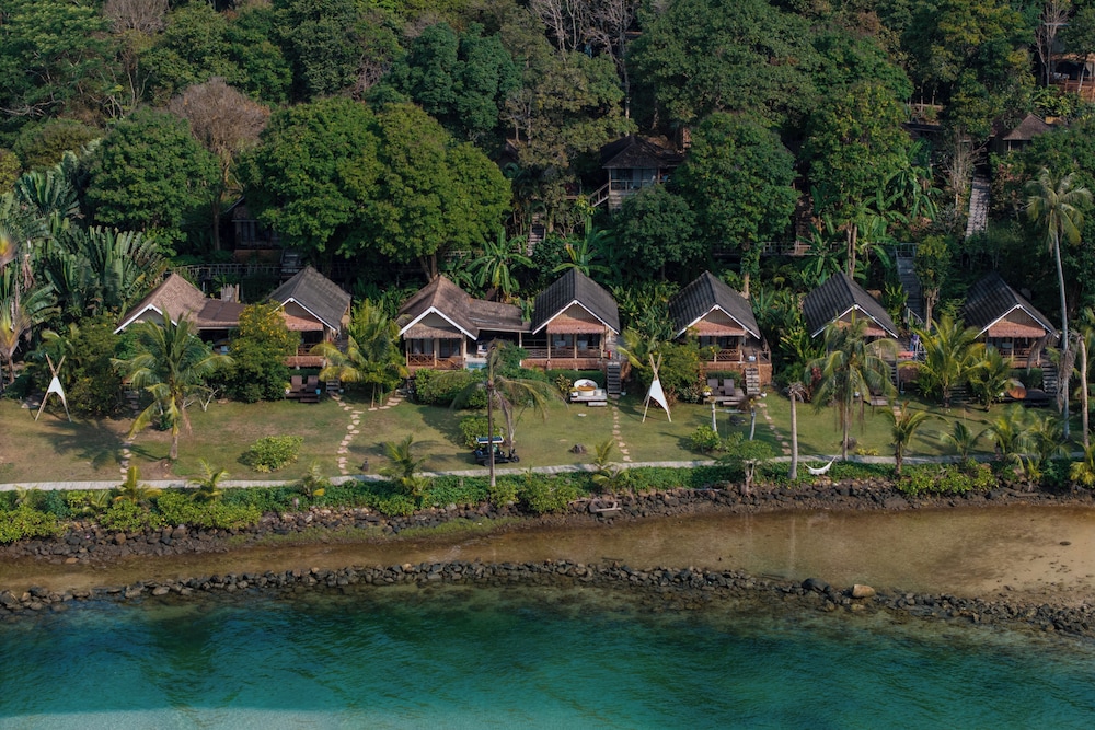 Tolani Resort Kohkood 48/50