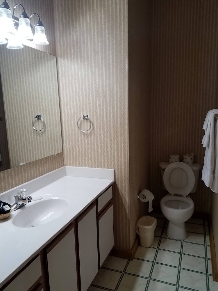 Creekside Village 20/23