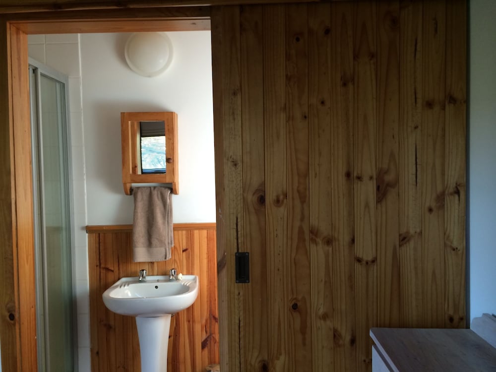 A Stone S Throw Accommodation 33/35