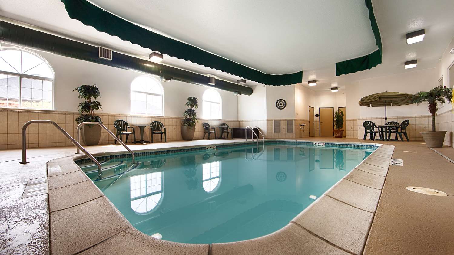 Best Western Macomb Inn 2/4