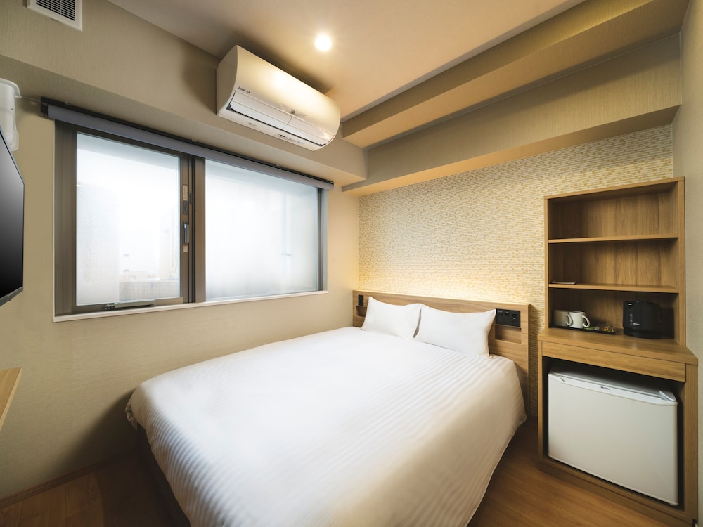 ROOM, DOUBLE BED, SMOKING