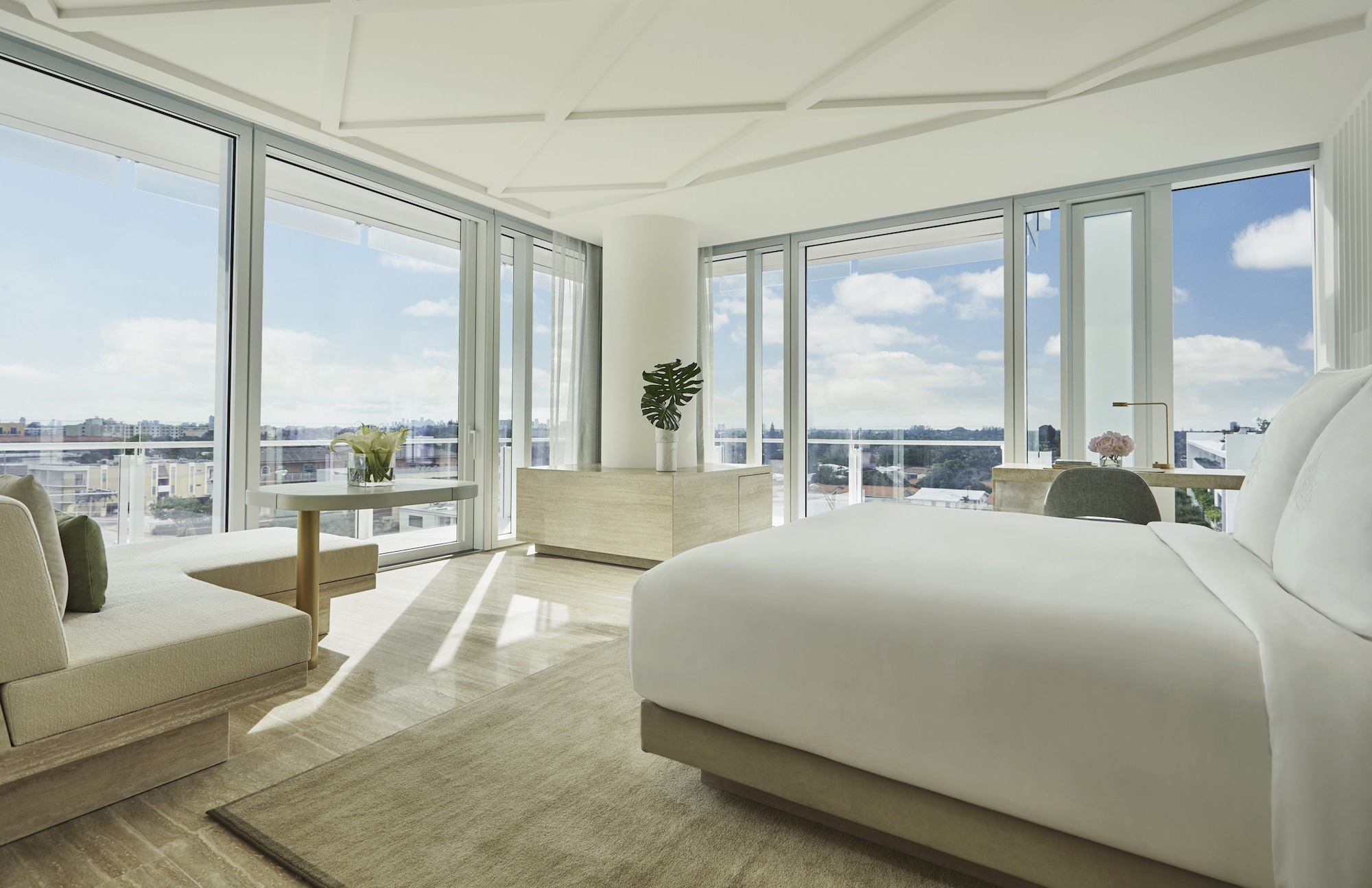 ROOM, KING BED, SURF SIDE, CORNER