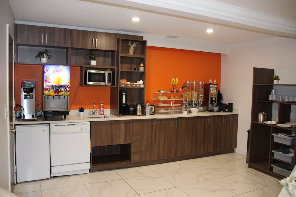 Howard Johnson By Wyndham Downtown Kamloops 4/33