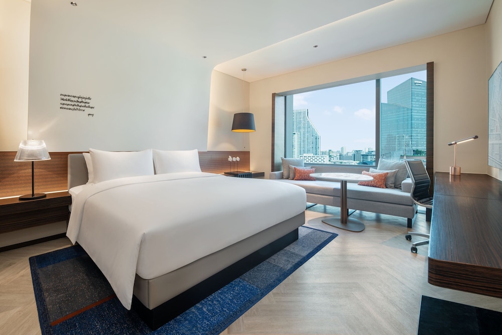 Deluxe King Room, City View