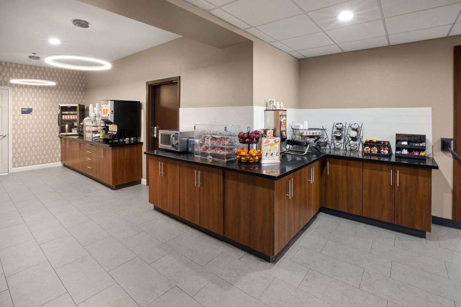 Microtel Inn and Suites By Wyndham Buda 7/40