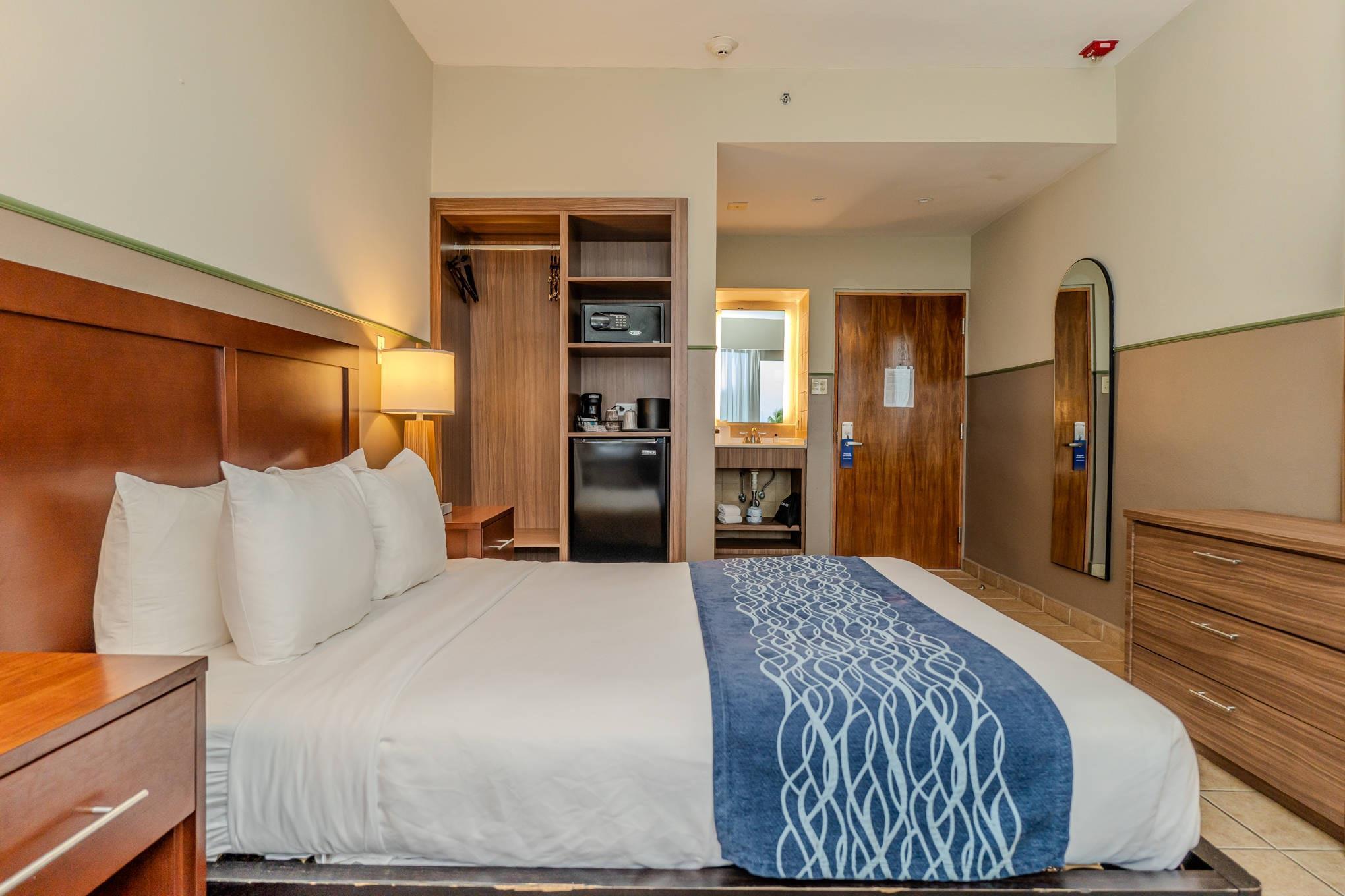Upgrade, Queen Bed