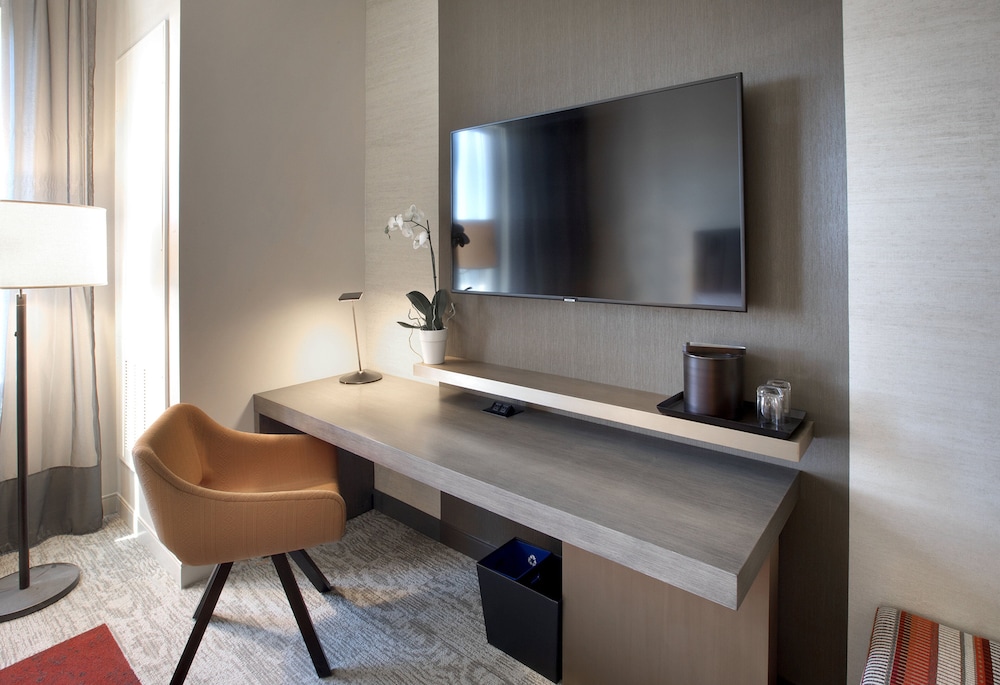 THesis Hotel Miami Coral Gables, Curio Collection by Hilton 54/80