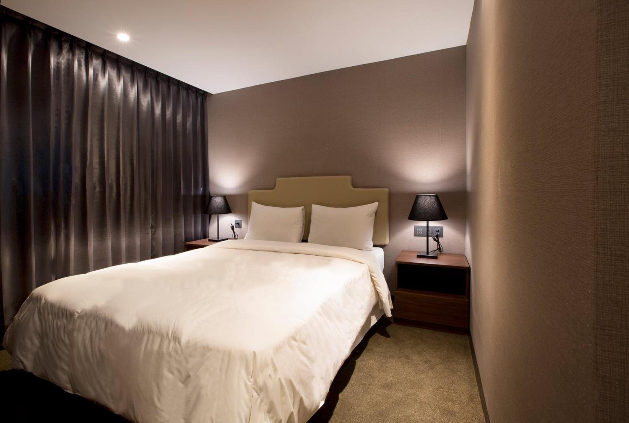 STANDARD, DOUBLE BED