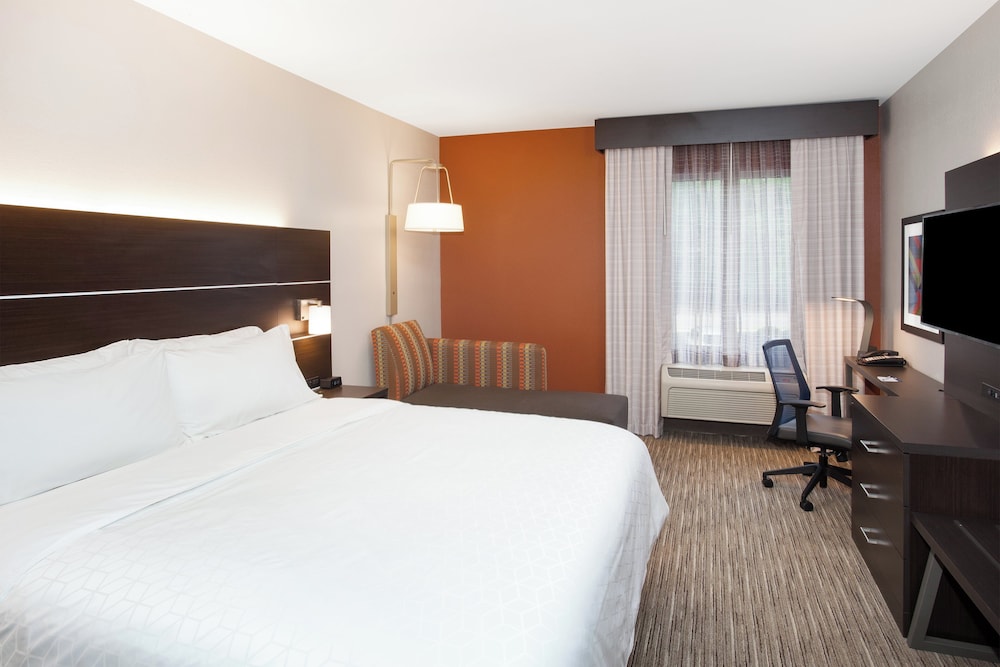 Holiday Inn Express Haskell-Wayne Area 23/75