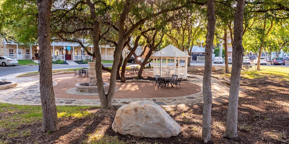 Gruene River Hotel & Retreat 36/50