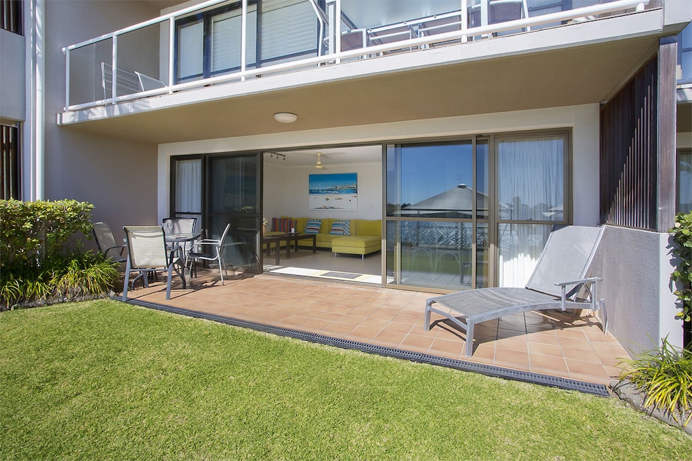 NOOSA SHORES RESORT 1/70