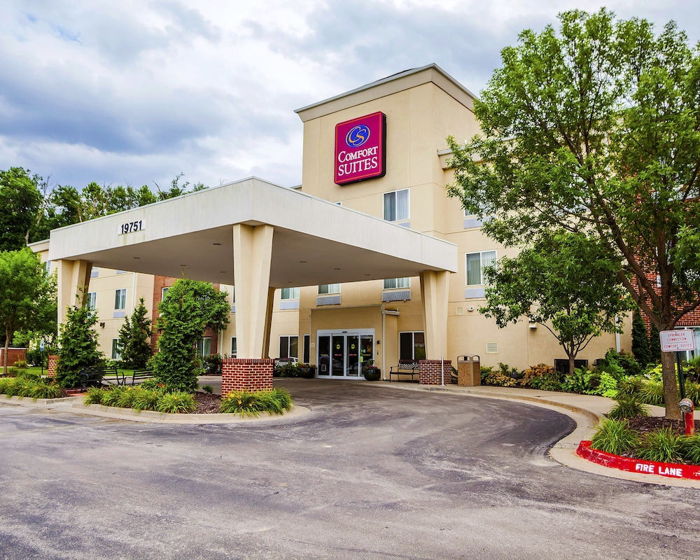 Comfort Suites Independence Kansas City 1/38