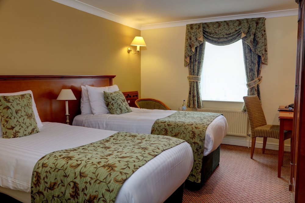 Yew Lodge Hotel East Midlands Airport 16/79