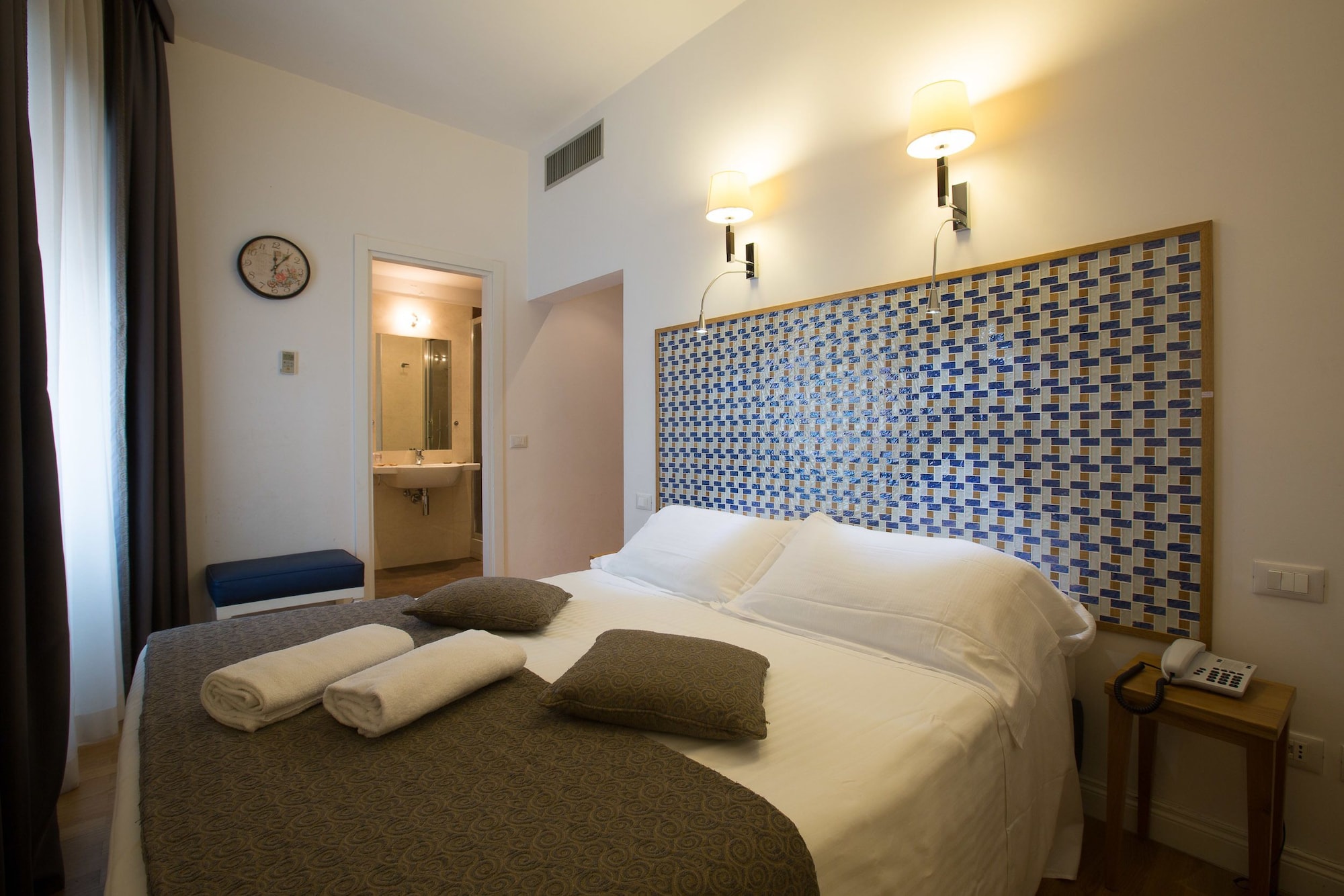 COMFORT, DOUBLE BED