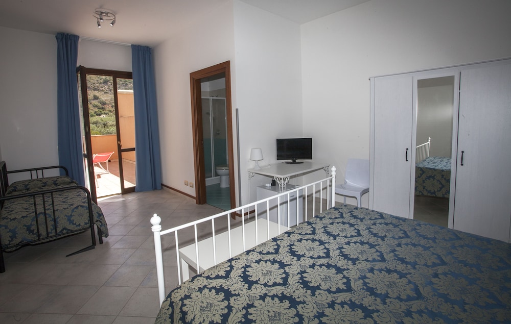 Hotel Achibea 27/50
