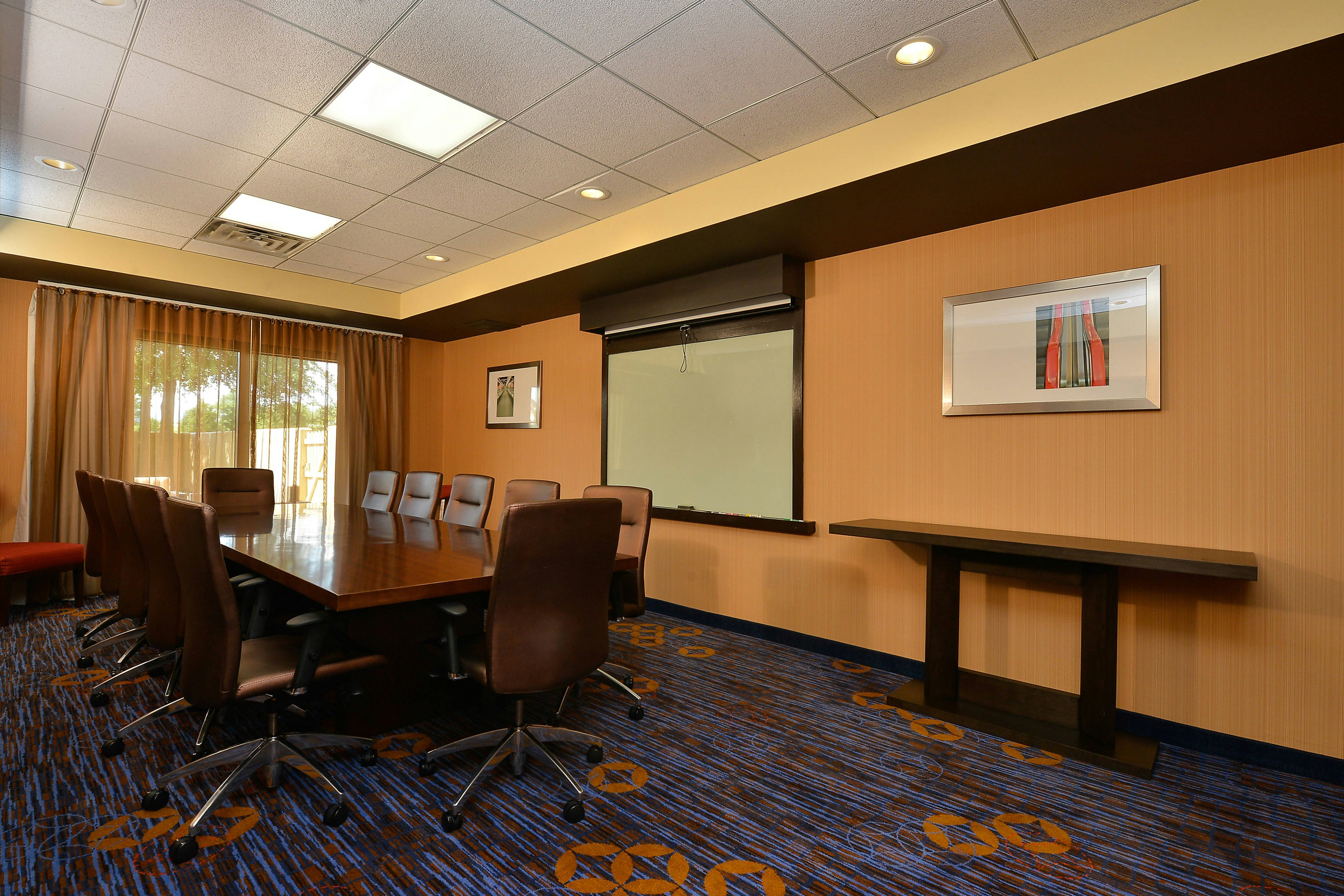 Courtyard By Marriott Bentonville 38/42