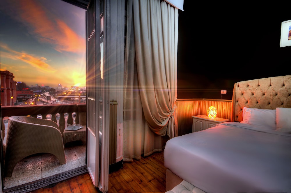 Tahrir Plaza Suites 23/57