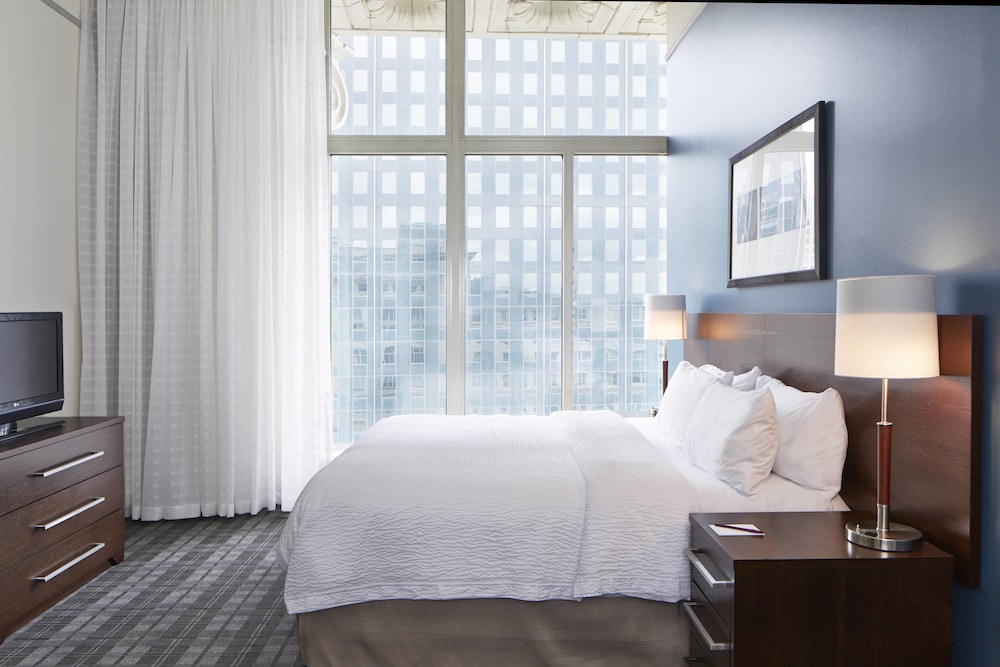 Residence Inn Milwaukee Downtown by Marriott 19/54