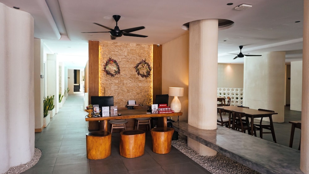 Rivavi Hotel 11/65