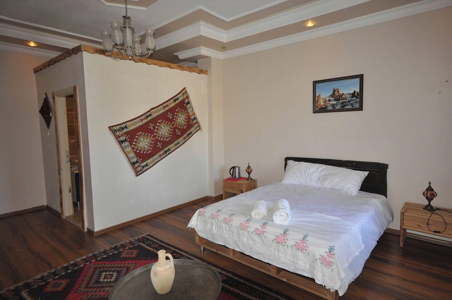 Standard, Queen Bed