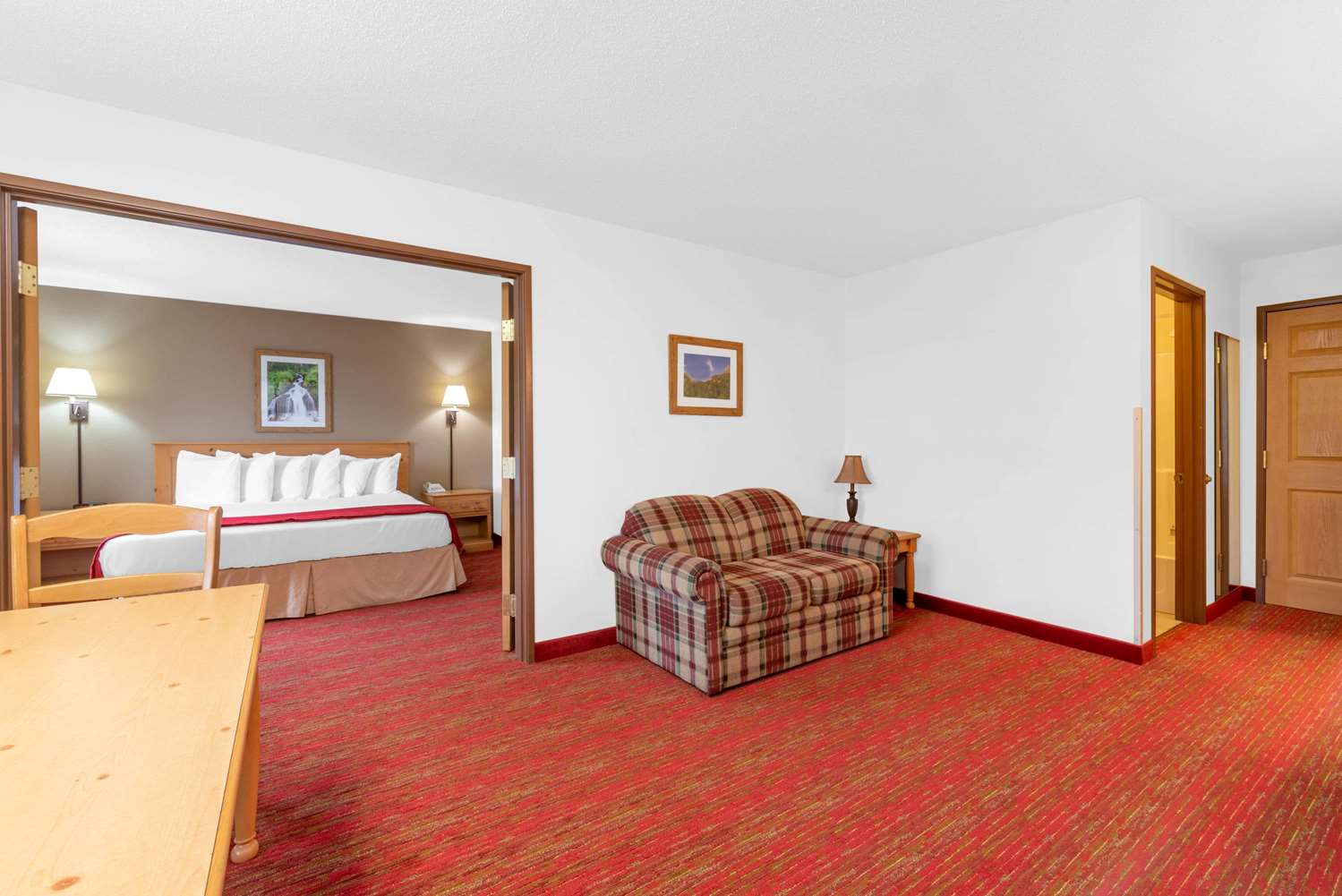 Summerset Hotel and Suites Rapid City West 6/20