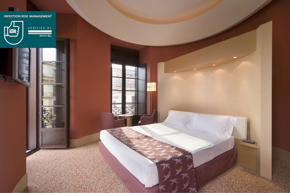 Unahotels Napoli 12/76