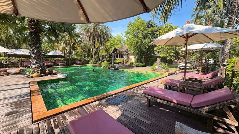 Baan Baitan Resort 56/64