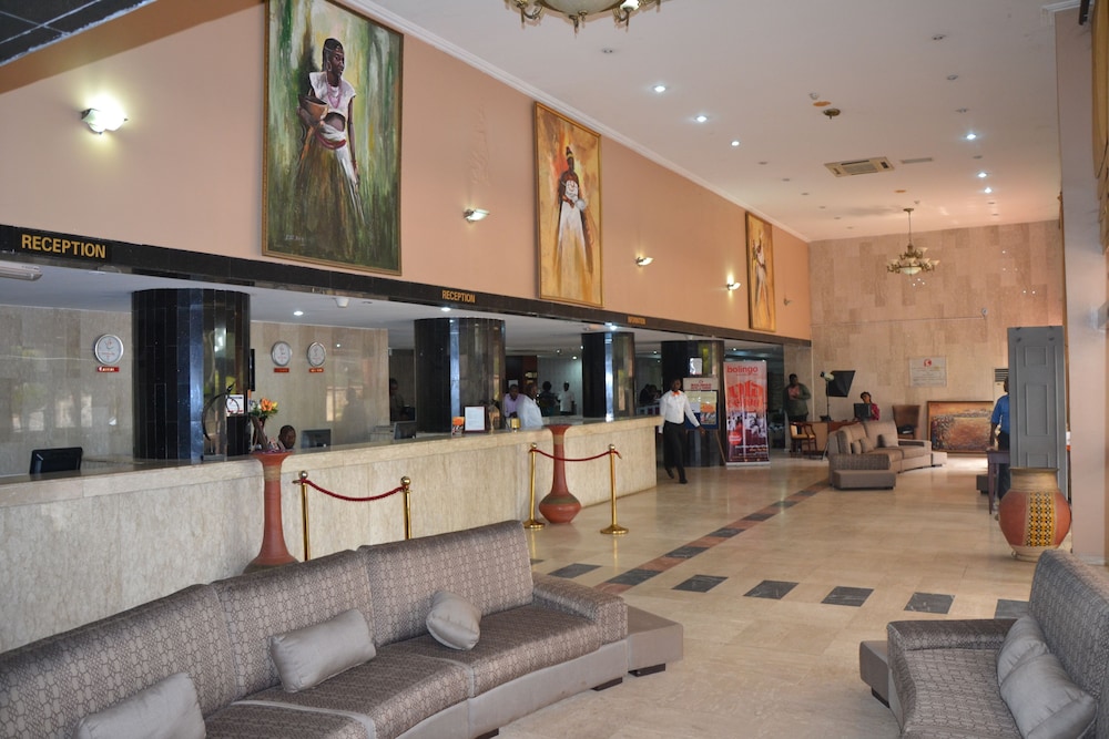 Bolingo Hotel Towers 12/17
