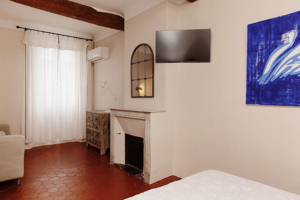 Coq Hotel 29/50